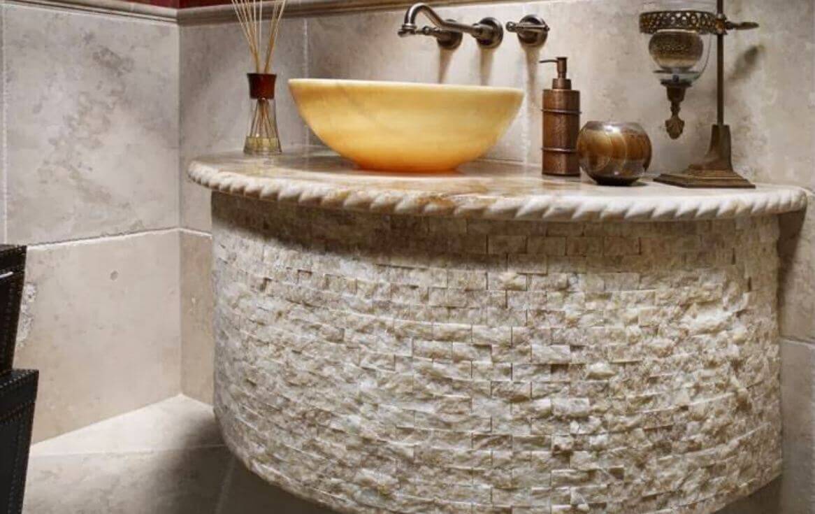 Плитка для ванной камень. Каменная мозаика stone4home. Плитка под камень для ванной. Каменная мозаика в интерьере. Мозаика из натурального камня для ванной.